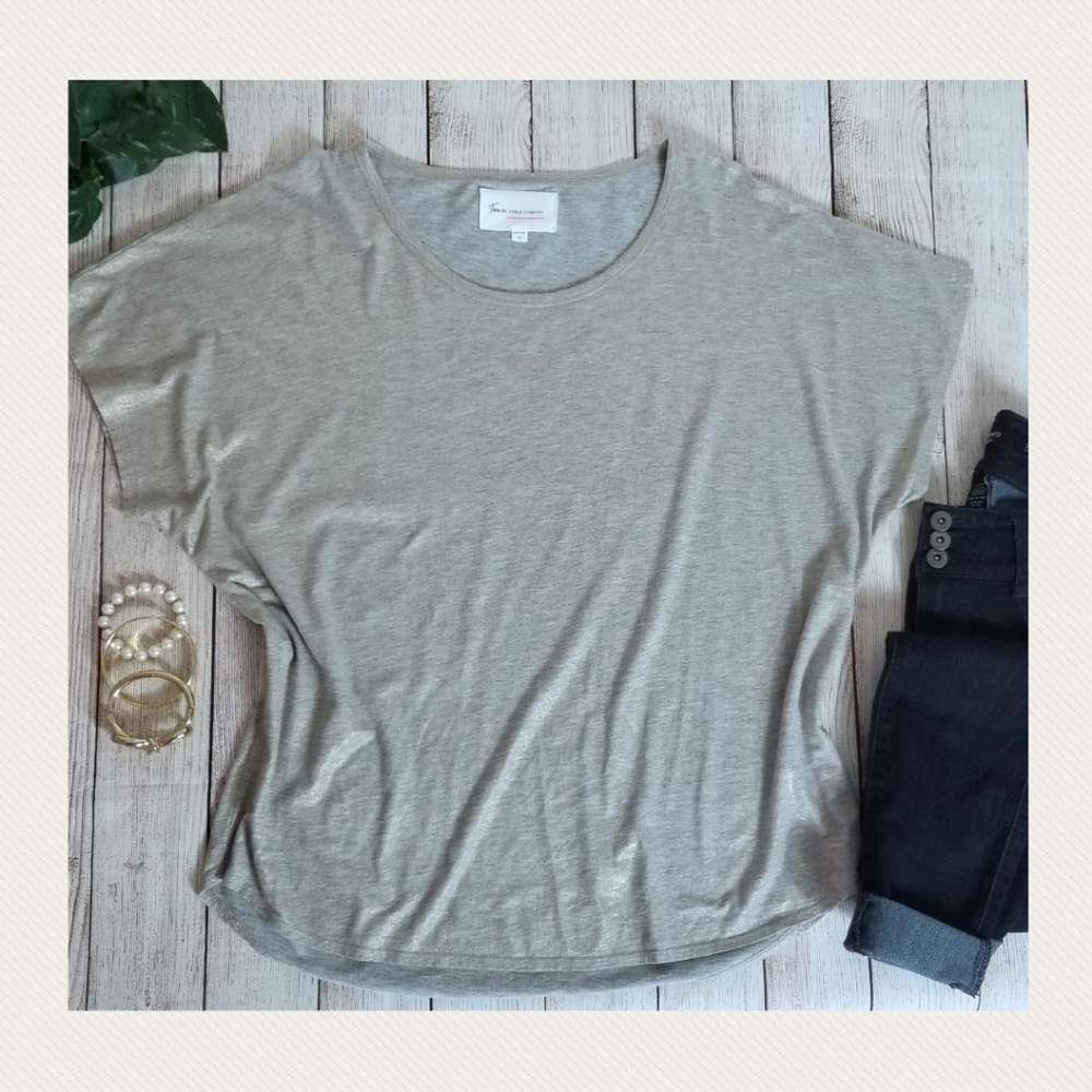 Sz L Two by Vince Camuto Gold Foiled Top